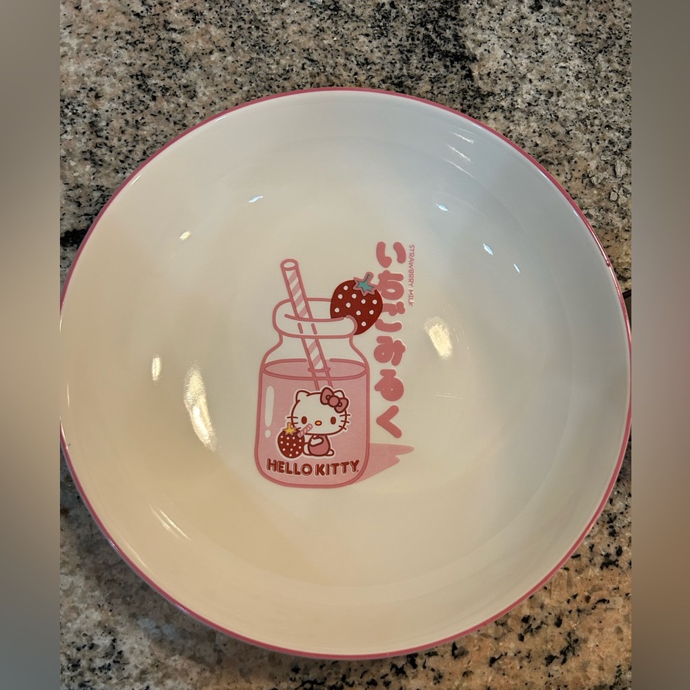 Hello kitty themed plate